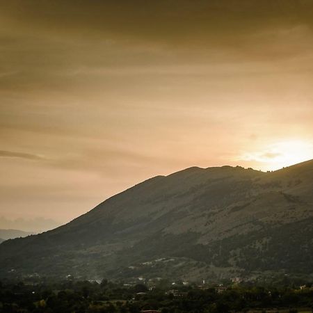 Lavistadeisogni Antica Челано Екстериор снимка